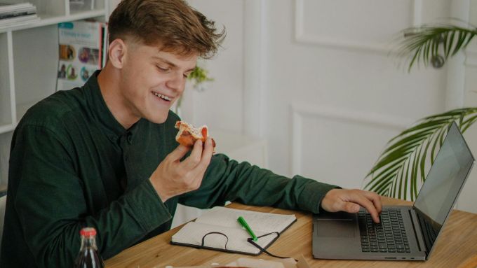 Vai darbinieki mājās patiešām strādā?