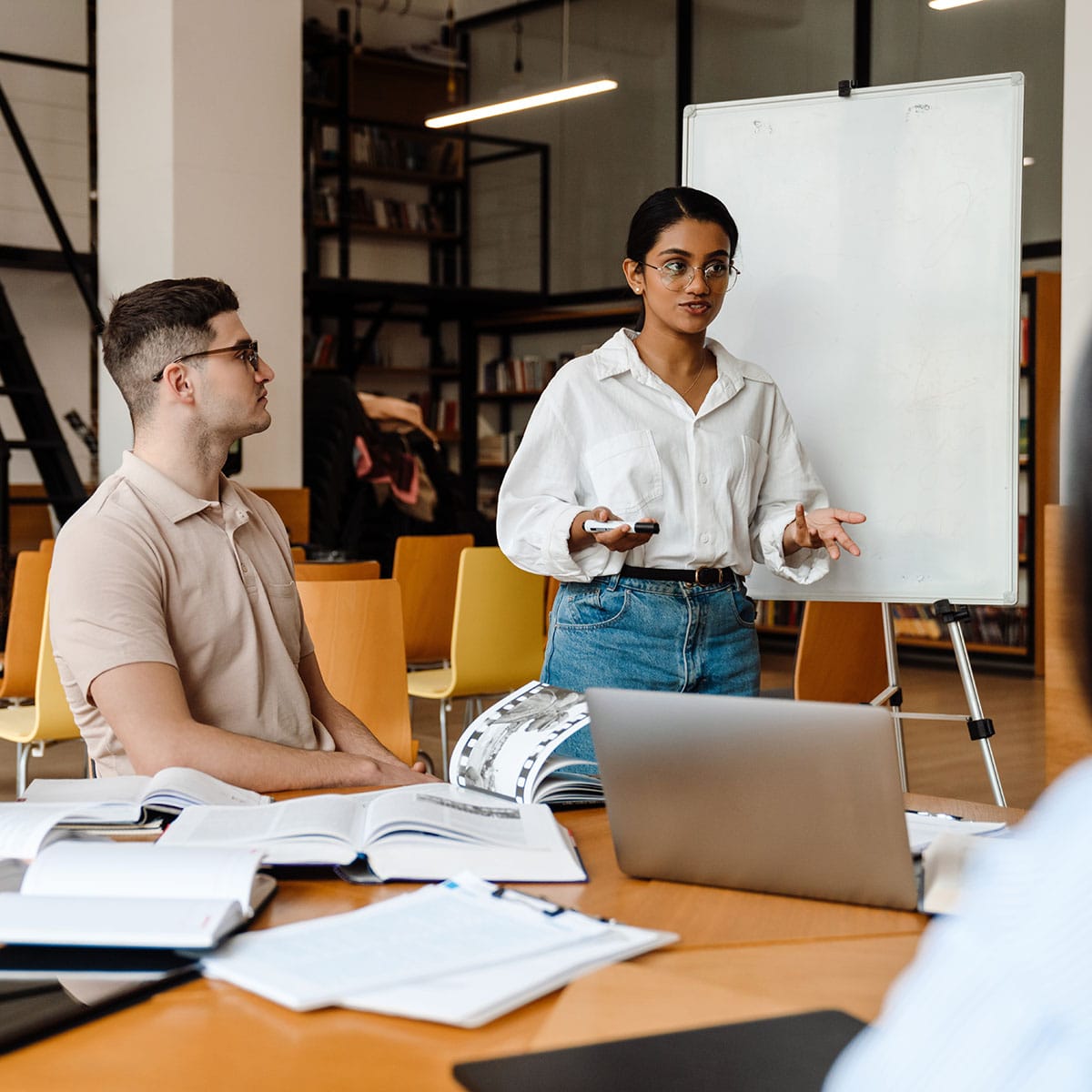 Vadītāja mākslīgā intelekta spēles plāns