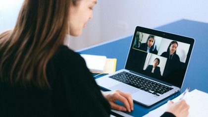 7 ieteikumi, lai tiešsaistes sapulces padarītu mazāk nogurdinošas